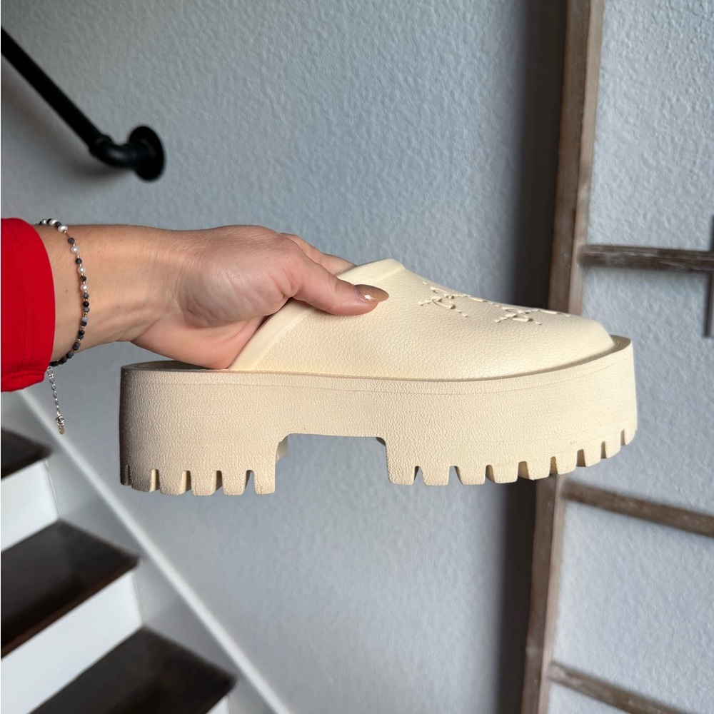 Gucci Rubber Monogram GG Go Through Platform Slide Clogs in Mystic White sz: 11 - Picture 11 of 14